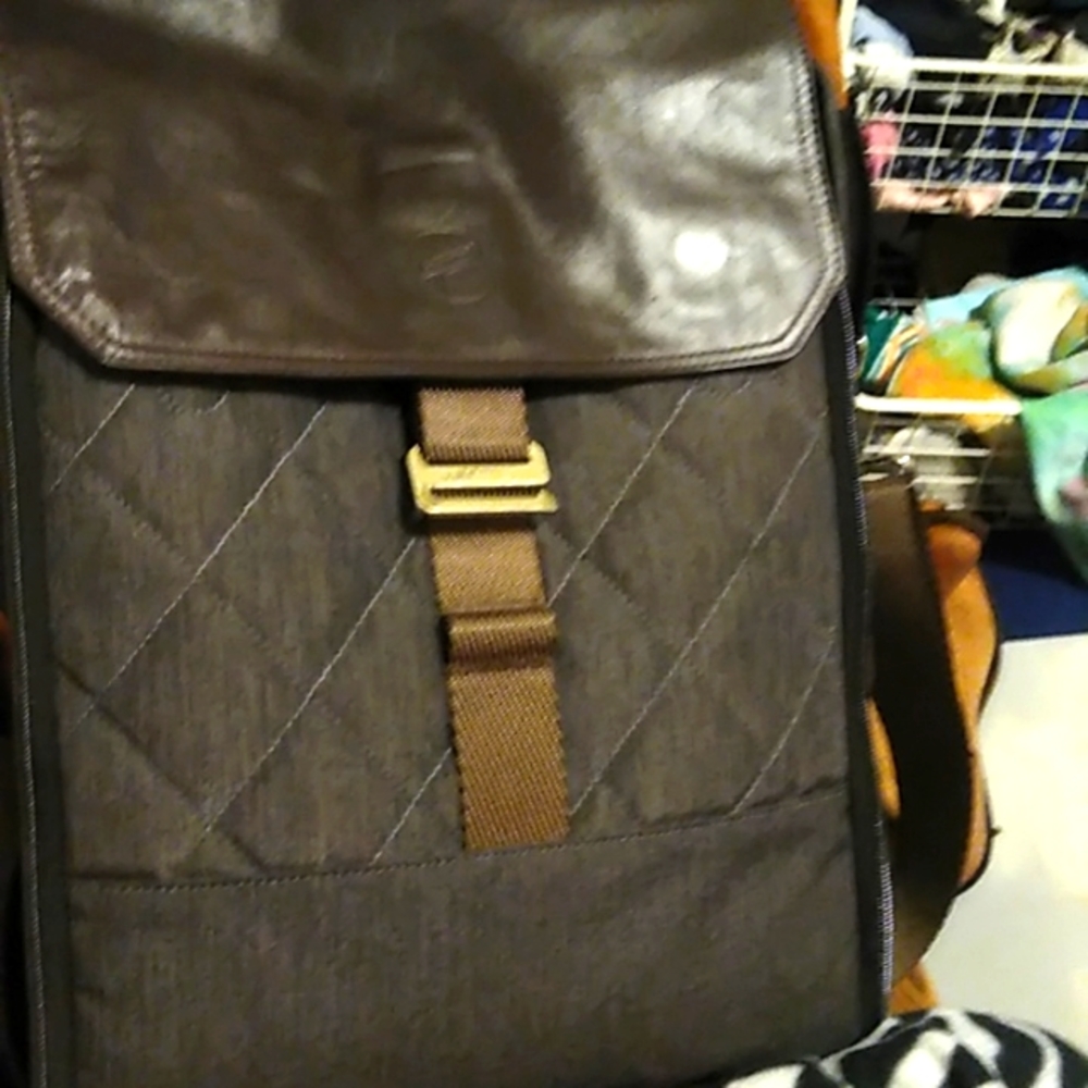 PAPERCLIP WILLOW Diaper Backpack Mobile Changing Pad w/ Adj. Straps! Like new!!!